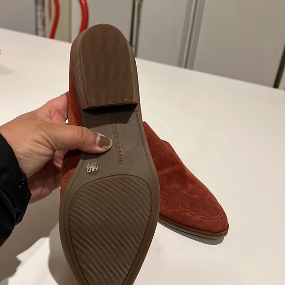 Lucky Brand Mahzan Suede Booties Size 6.5 NWOB - Picture 4 of 7